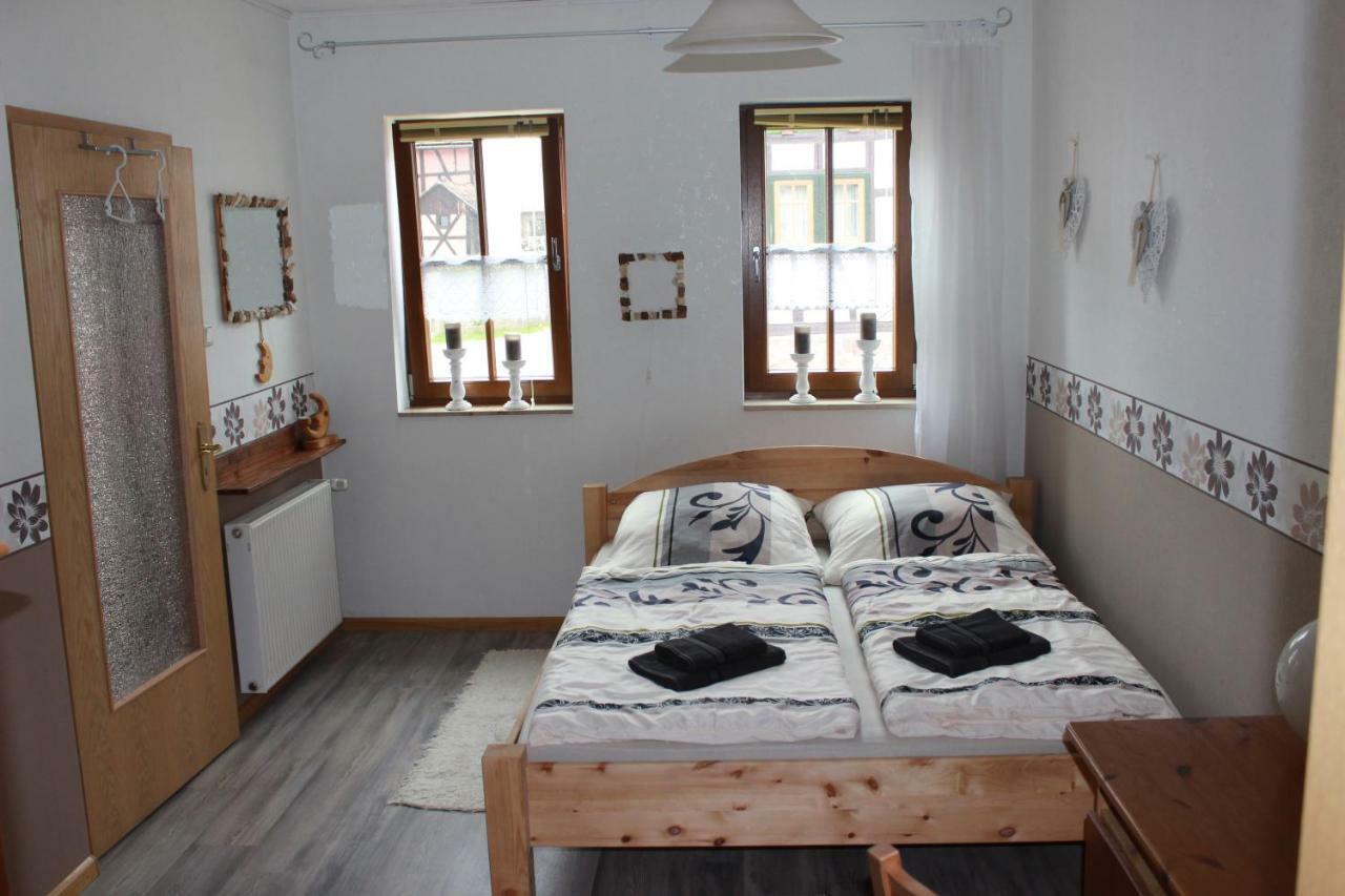 Ferienwohnung Schwarz Benshausen エクステリア 写真